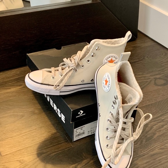 Converse - Picture 2 of 5